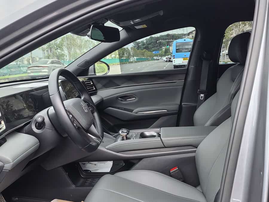 BYD Qin L 2024
