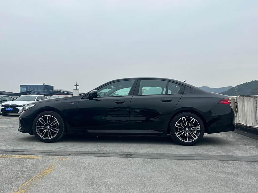 BMW 5 Series 2024