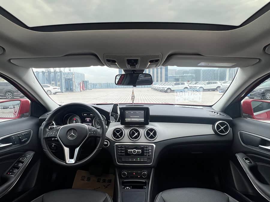 Mercedes-Benz GLA 2015