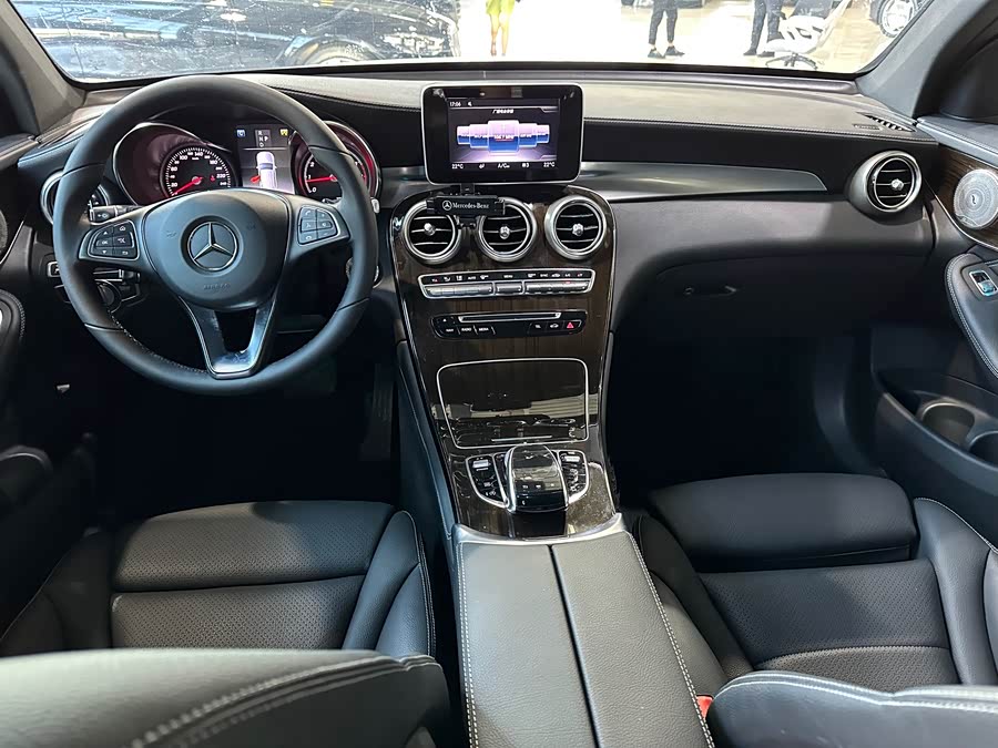 Mercedes-Benz GLC 2019 — фото 12