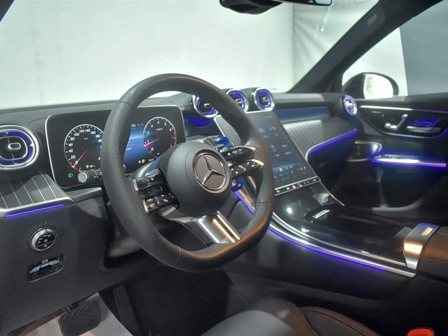 Mercedes-Benz GLC 2023