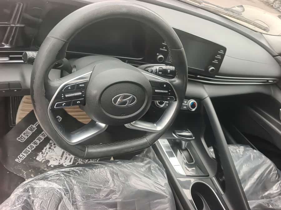 Hyundai Elantra 2021