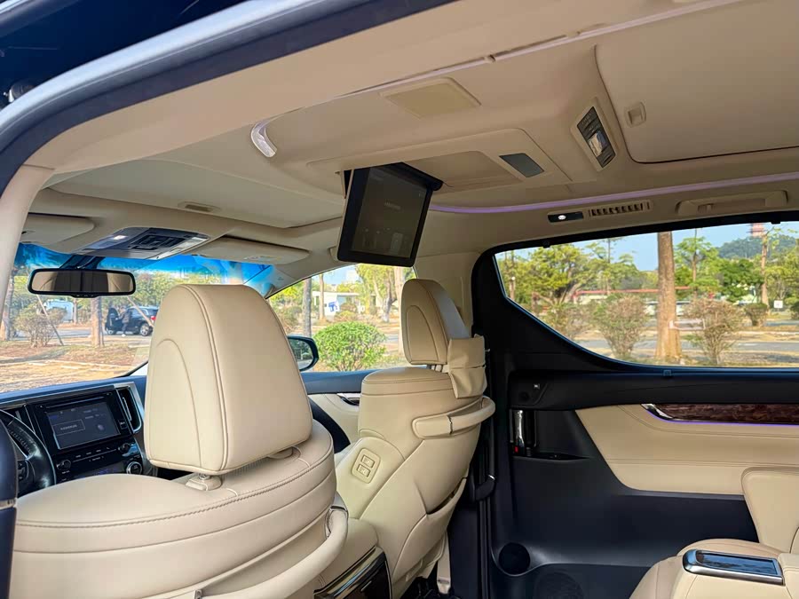 Toyota Alphard 2018 — фото 8