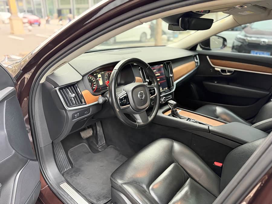 Volvo S90 2017 — фото 13