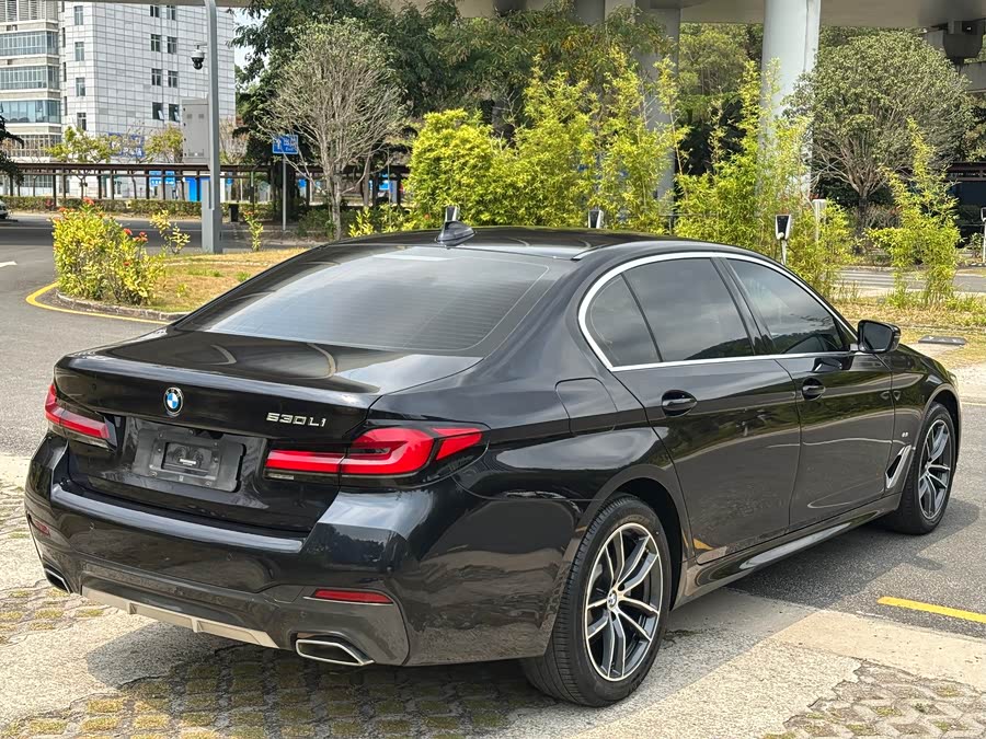 BMW 5 Series 2021 — фото 16
