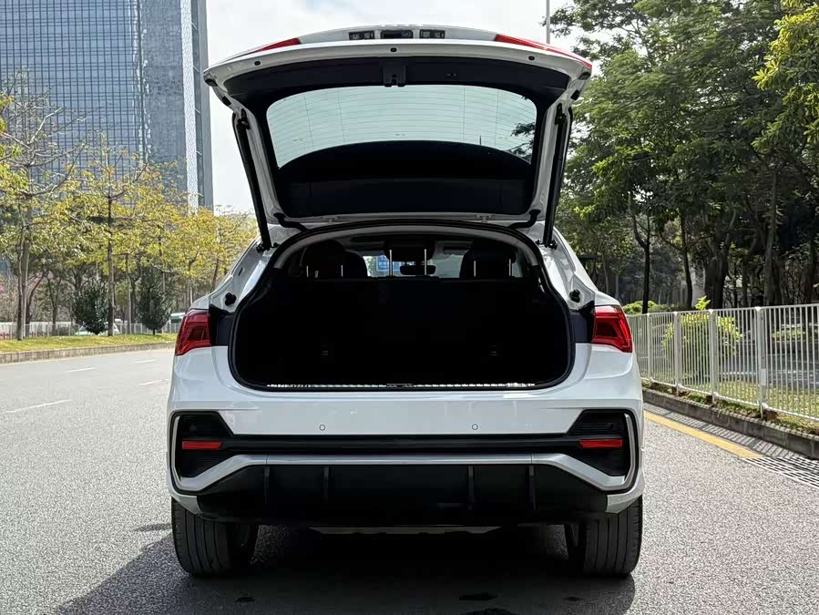 Audi Q3 Sportback 2023 — фото 16