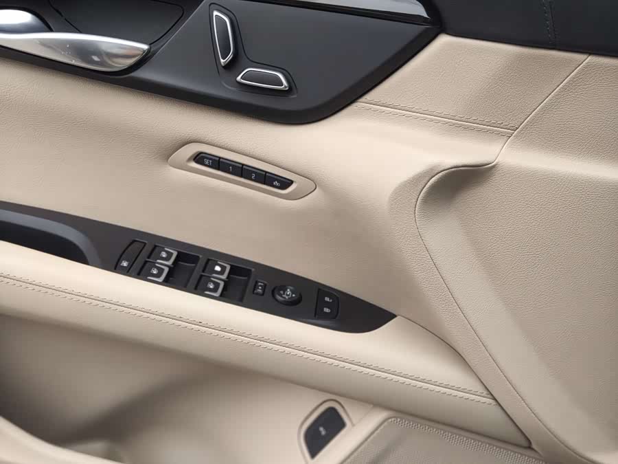 Cadillac CT6 2017 — фото 15