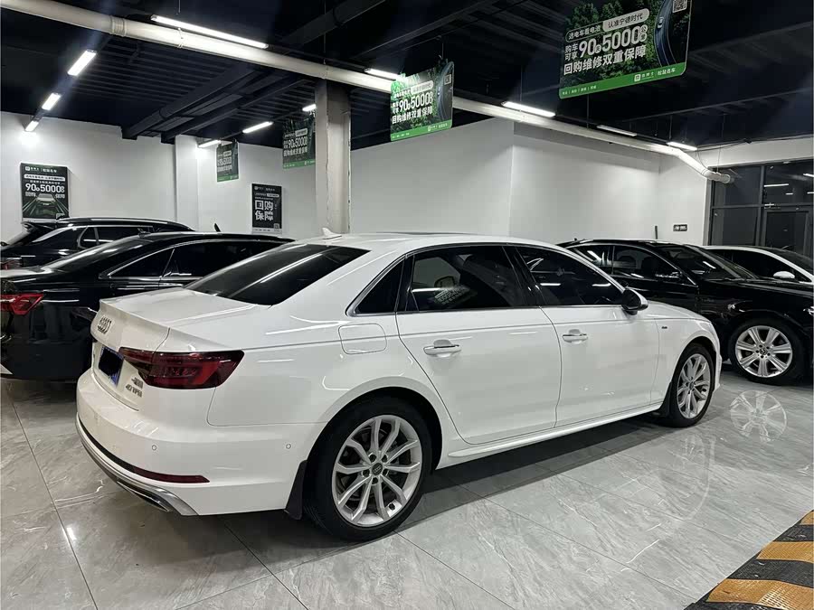 Audi A4L 2019