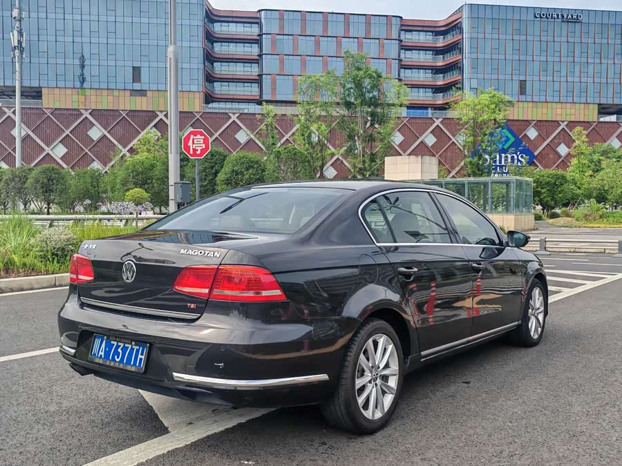 Volkswagen Magotan 2012