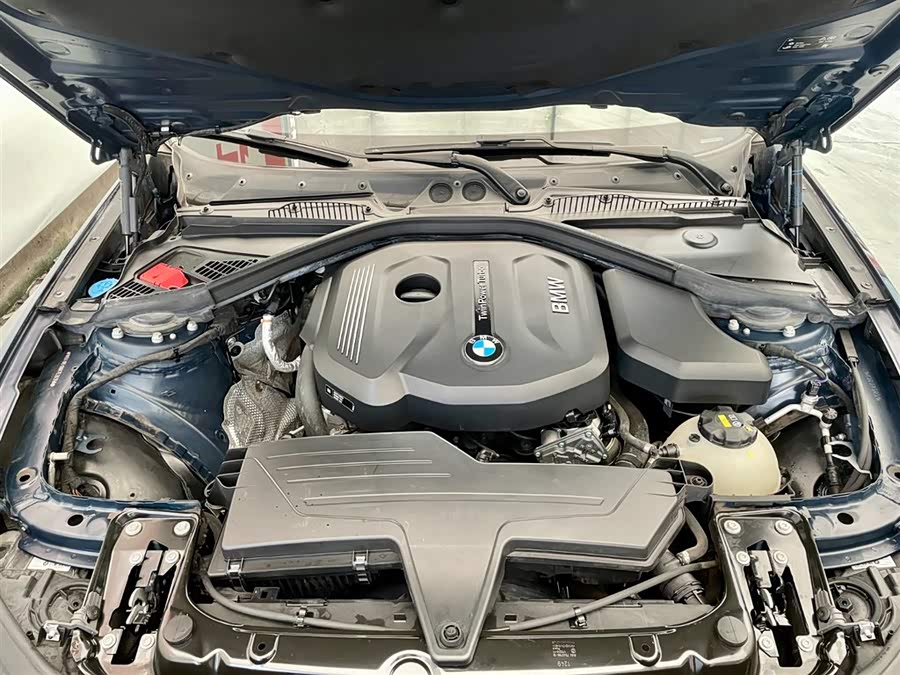 BMW 1 Series 2018 — фото 15