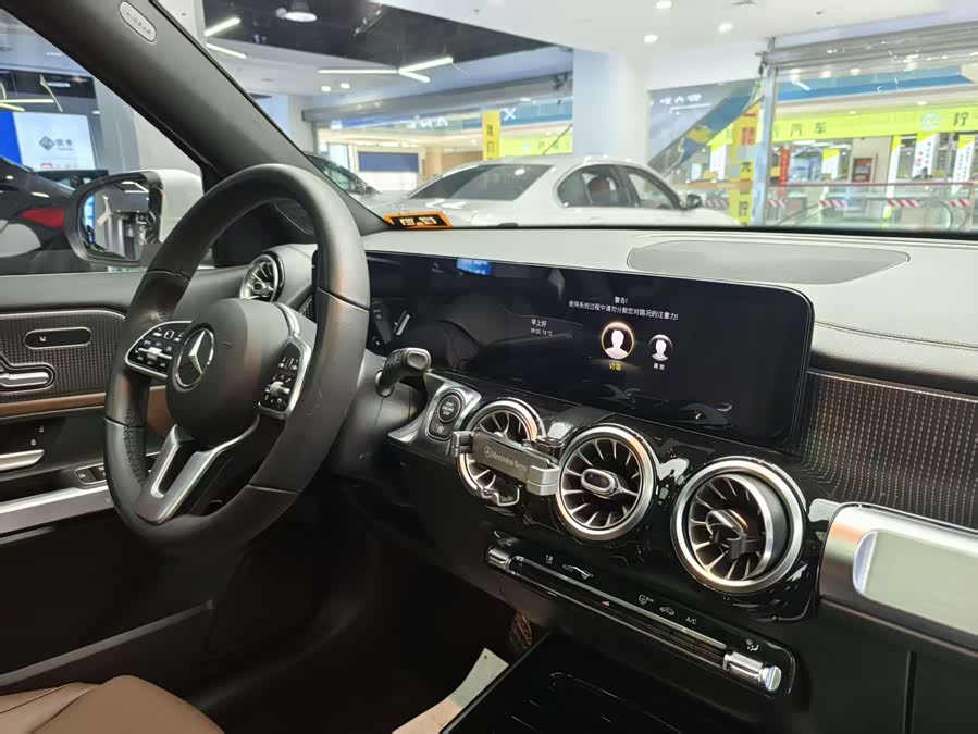 Mercedes-Benz GLB 2021 — фото 14