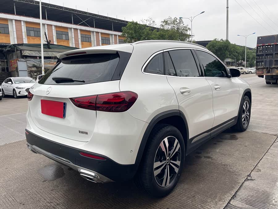 Mercedes-Benz GLA 2024