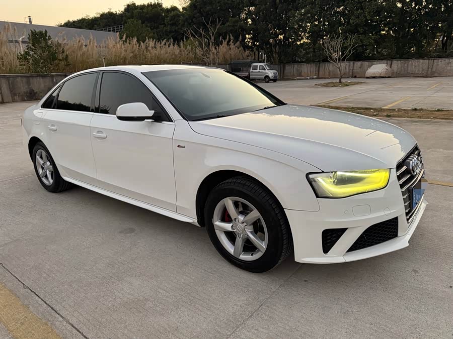 Audi A4L 2015