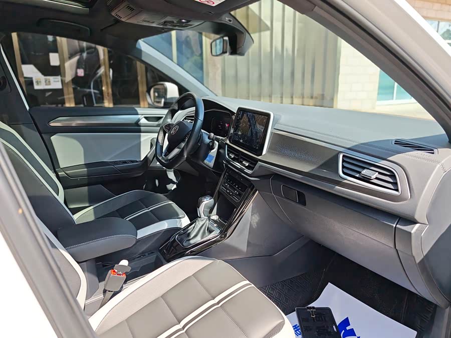 Volkswagen T-Roc 2024