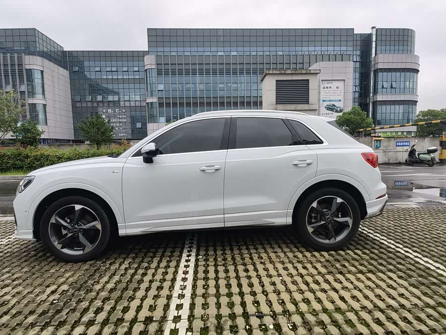 Audi Q3 2023