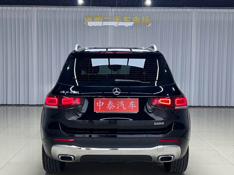 Mercedes-Benz GLB 2023