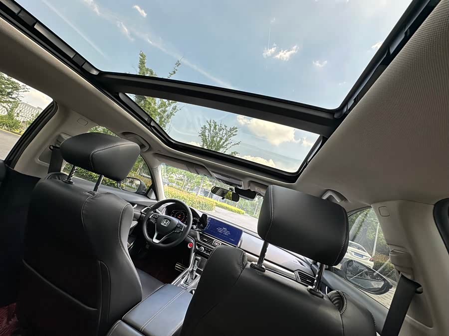 Honda Accord 2022 — фото 11