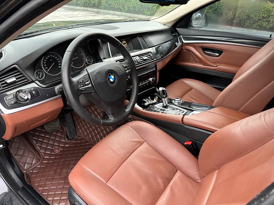 BMW 5 Series 2014 — фото 9