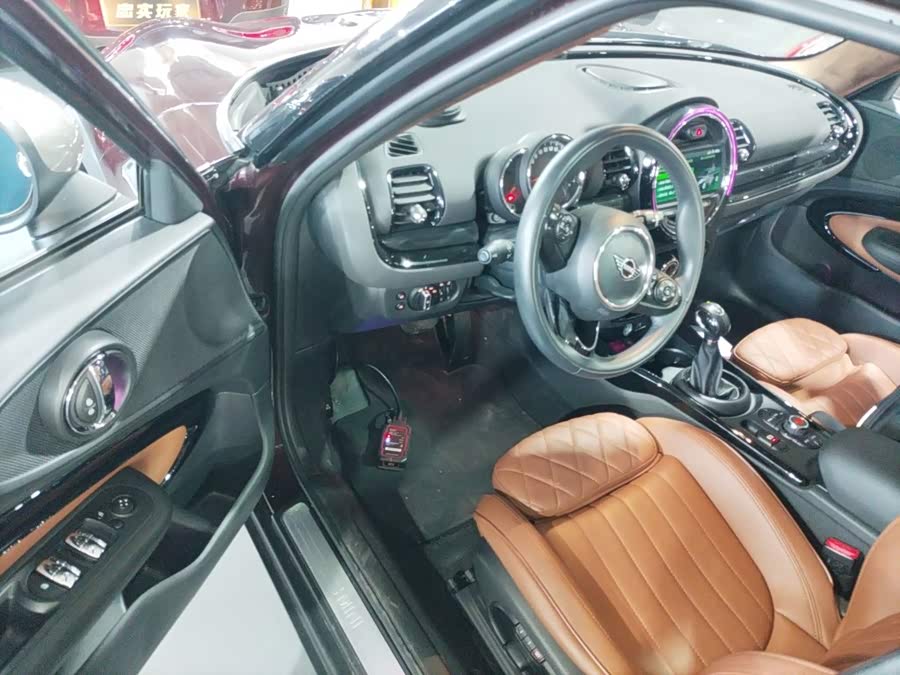 MINI Clubman 2018 — фото 12