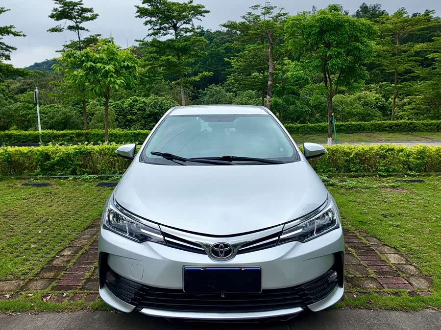 Toyota Corolla 2017 — фото 43