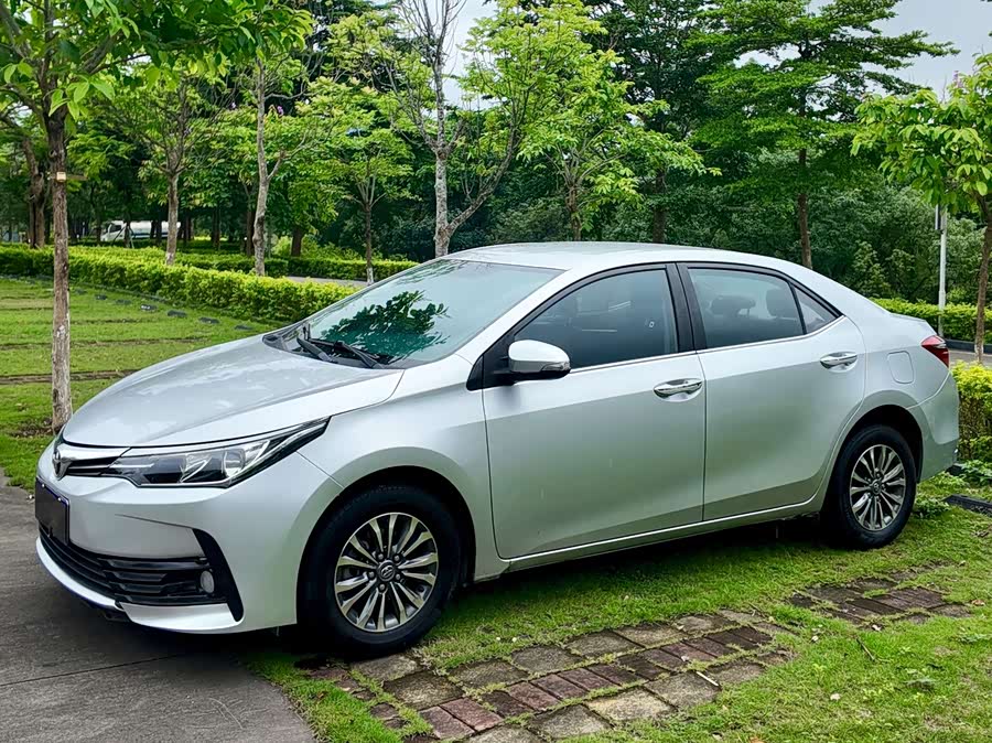 Toyota Corolla 2017 — фото 41