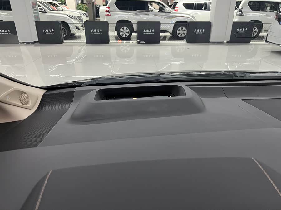 Toyota Alphard 2024 — фото 25