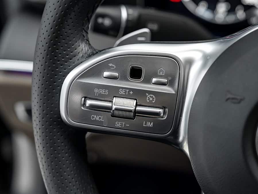 Mercedes-Benz E-Class 2020 — фото 9