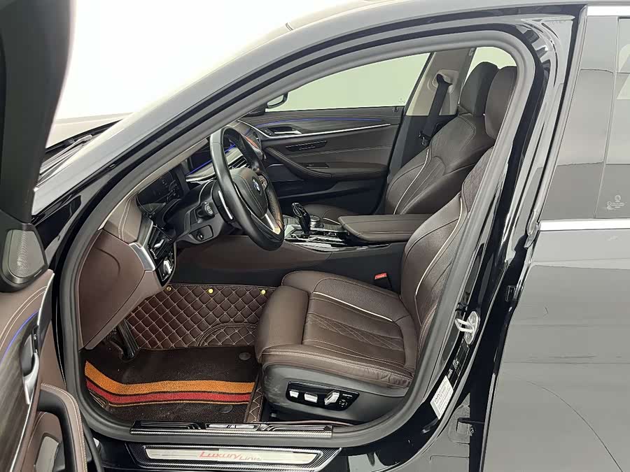 BMW 5 Series 2021 — фото 10