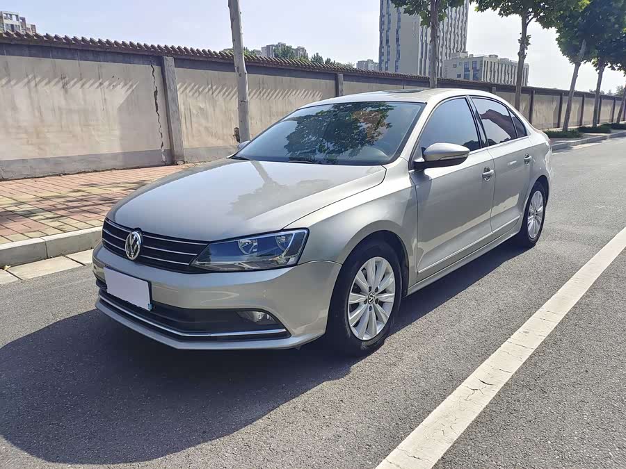Volkswagen Sagitar 2015