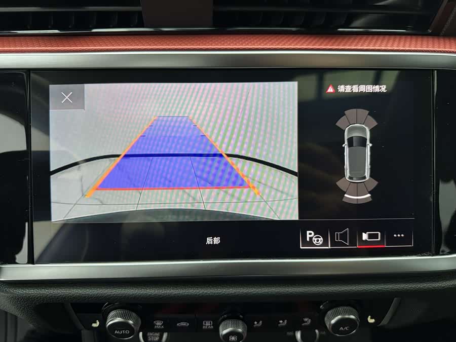 Audi Q3 2023 — фото 16
