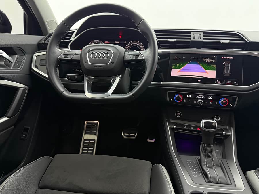 Audi Q3 2023 — фото 10