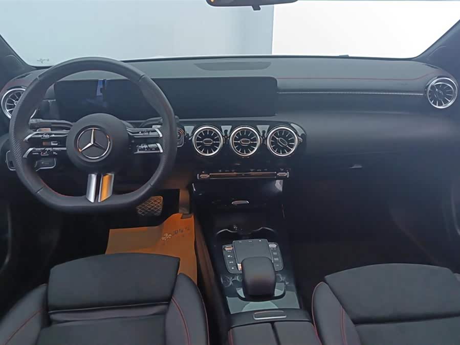 Mercedes-Benz A-Class 2023 — фото 12