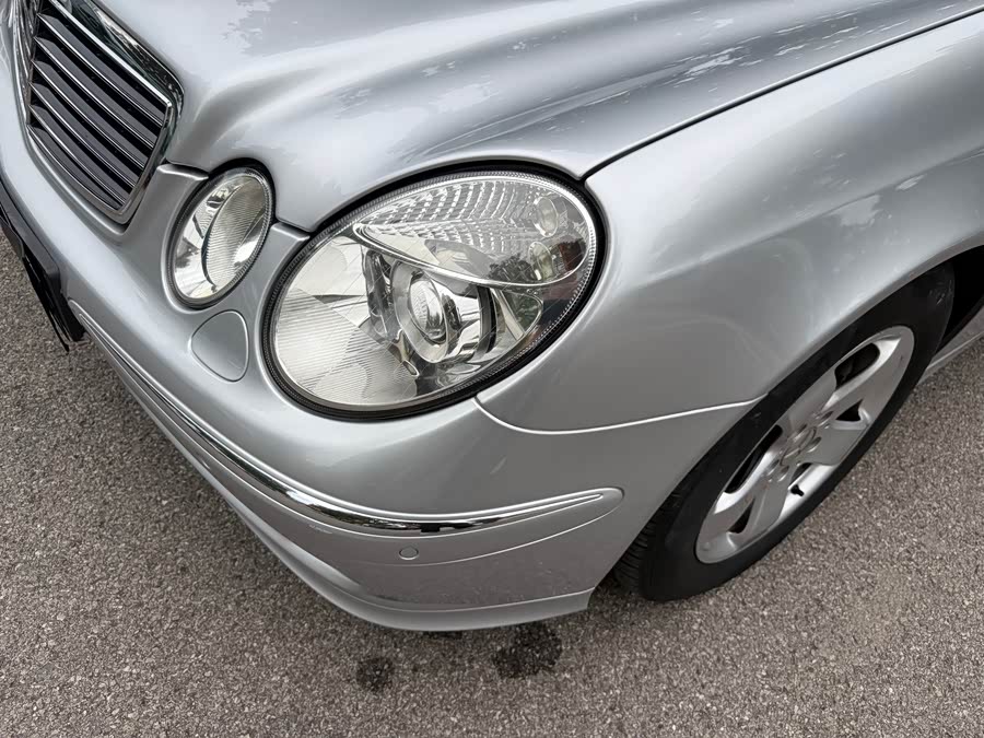 Mercedes-Benz E-Class 2005