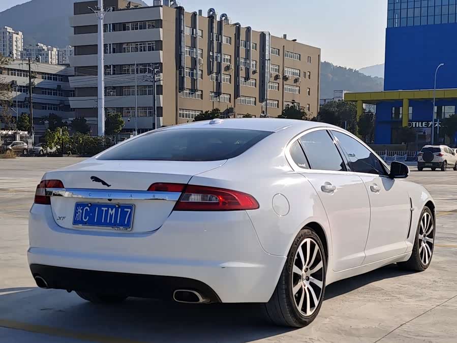 Jaguar XF 2009
