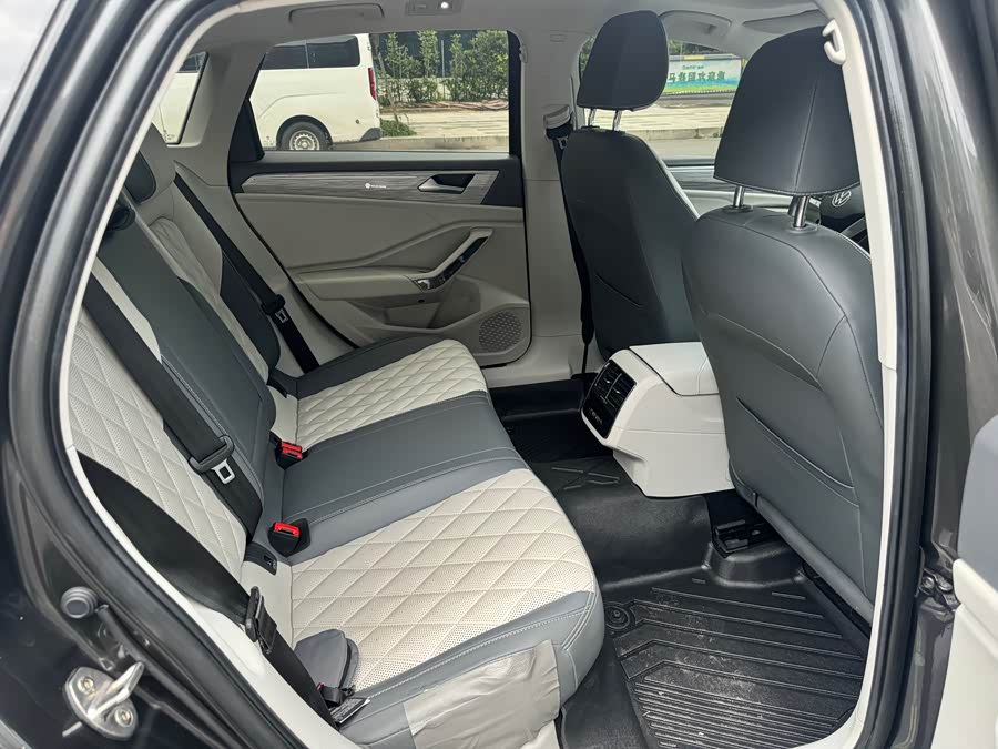 Volkswagen Sagitar 2023