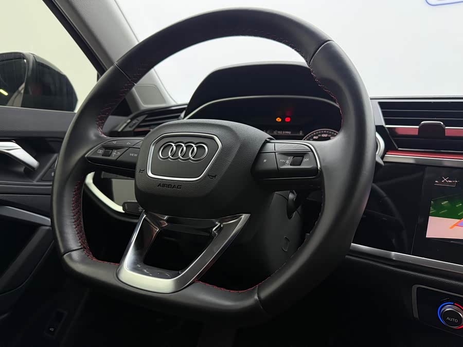 Audi Q3 2022 — фото 13
