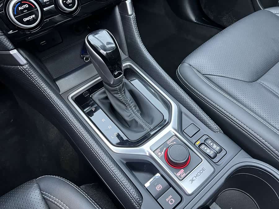 Subaru Forester 2022 — фото 10