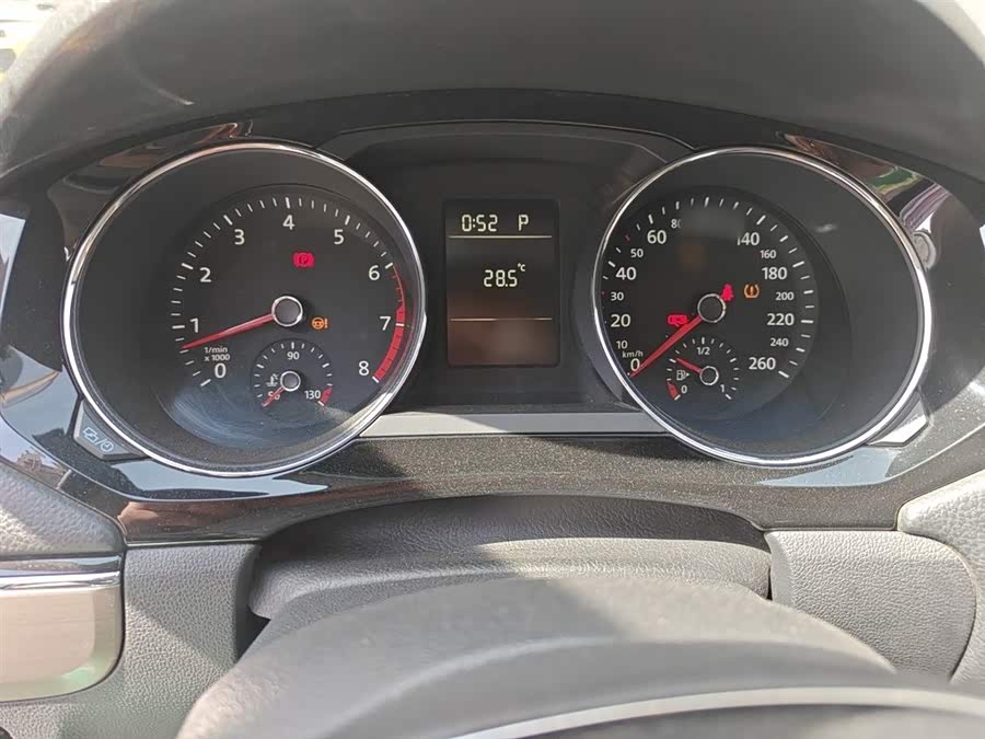Volkswagen Sagitar 2016