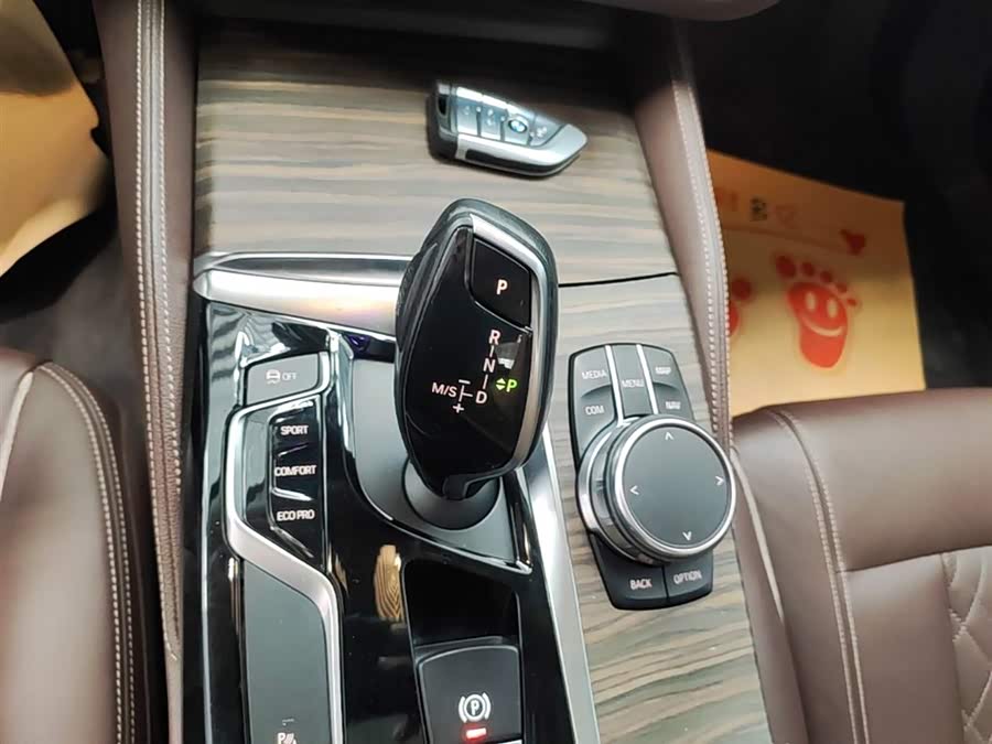 BMW 5 Series 2018 — фото 14