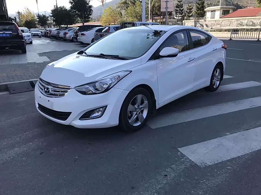 Hyundai Elantra 2012