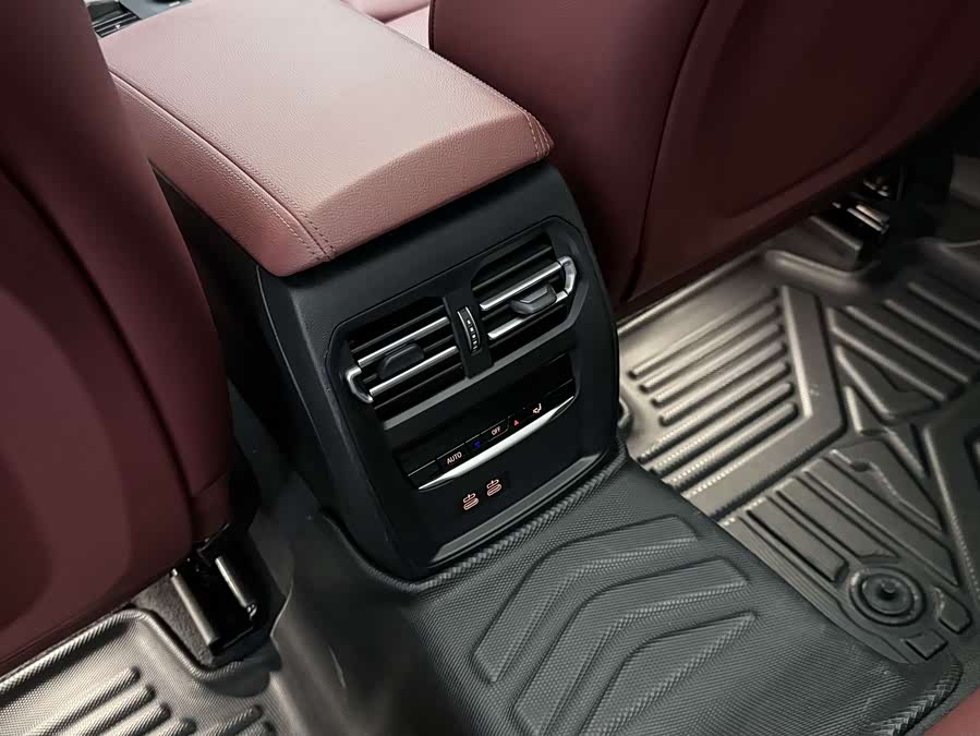 BMW 3 Series 2023 — фото 12