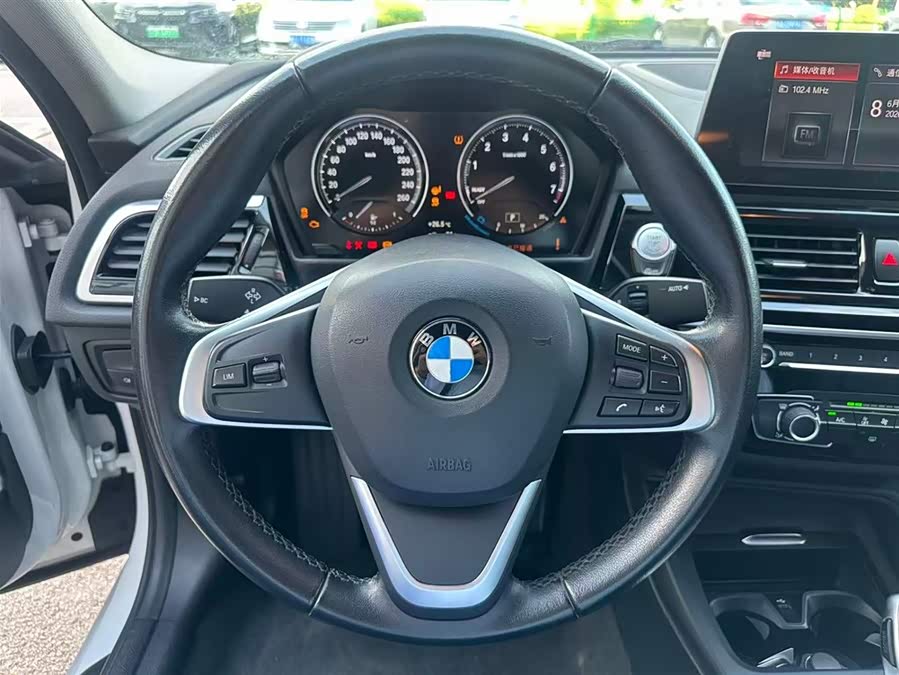 BMW 1 Series 2022 — фото 12