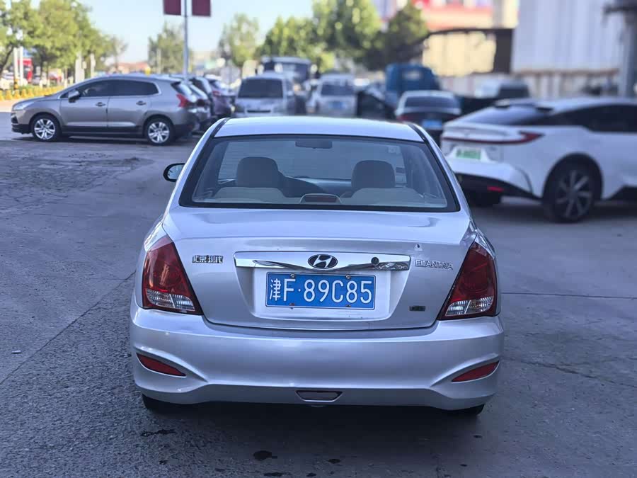 Hyundai Elantra 2011