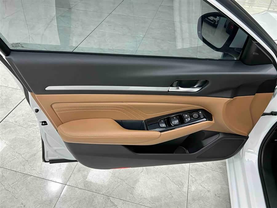 Nissan Teana 2022 — фото 10