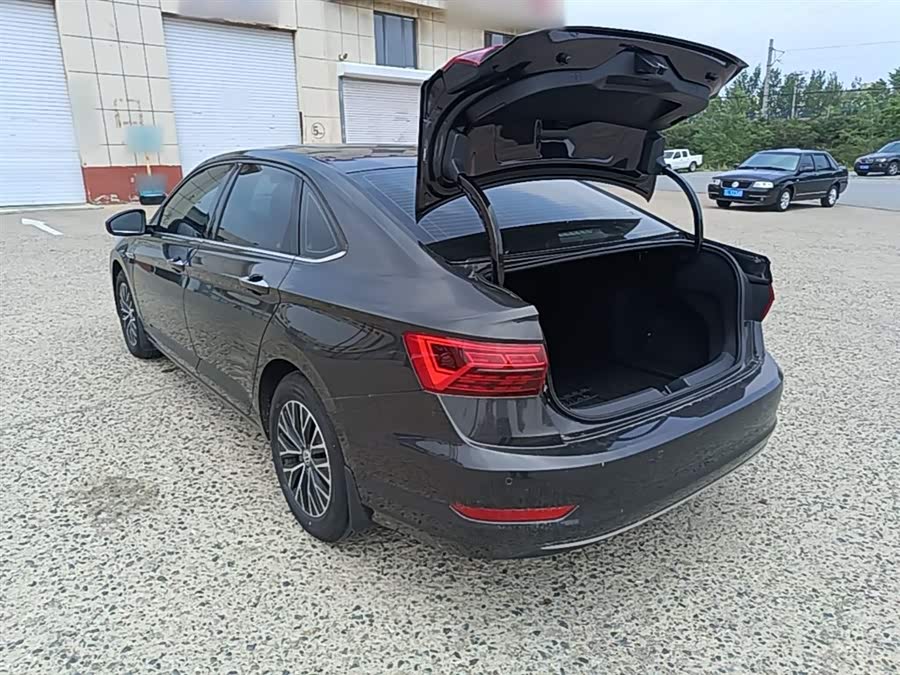 Volkswagen Sagitar 2021