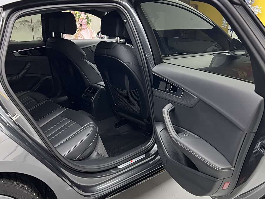 Audi A4L 2023