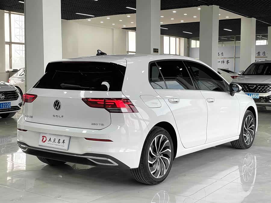 Volkswagen Golf 2021