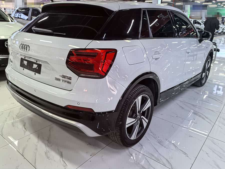 Audi Q2L 2020