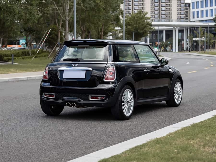MINI MINI 2012