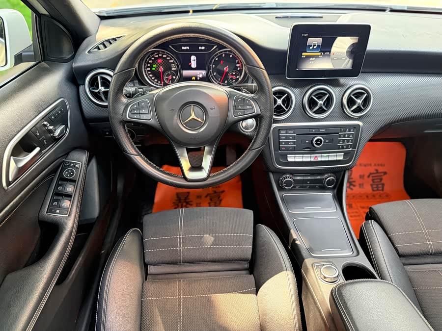 Mercedes-Benz A-Class 2017 — фото 14
